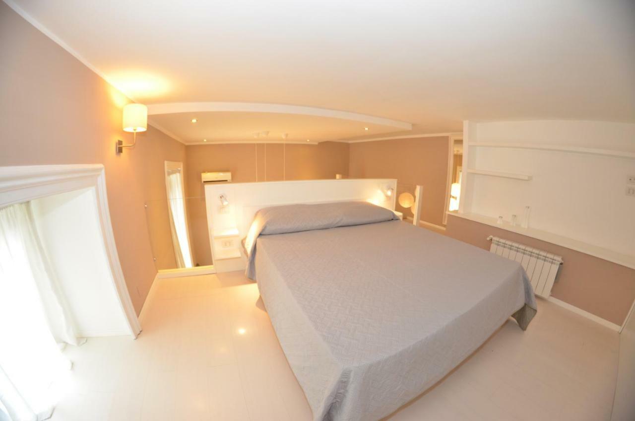 Astarte Apartment Napels Buitenkant foto